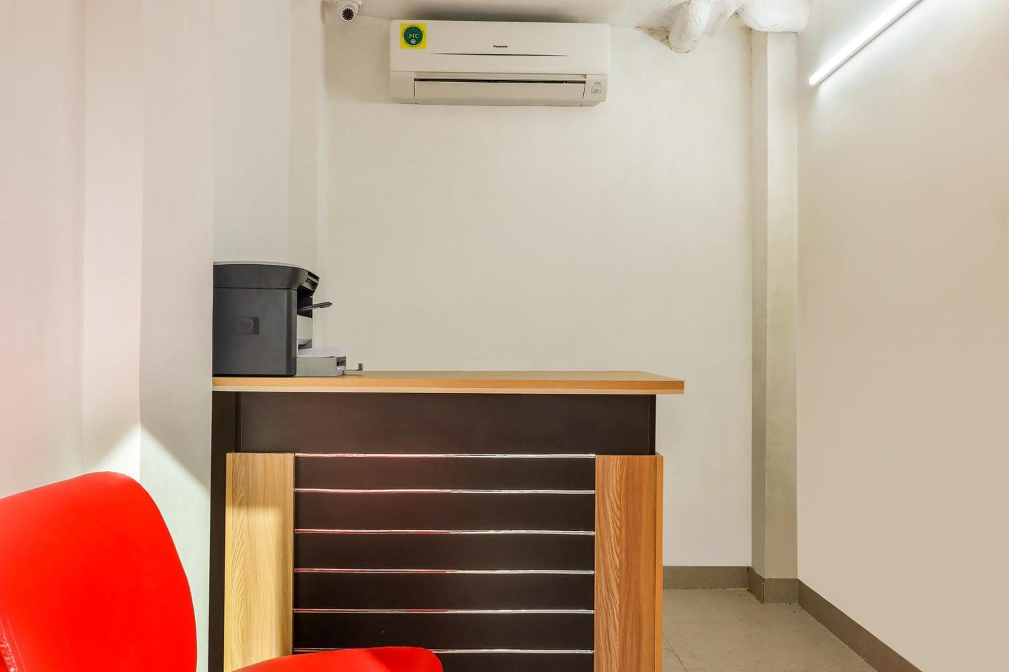 Hotel O Vgs Chinhat Bagian luar foto